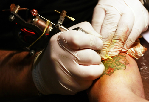 Tatuaggi rischi e controindicazioni